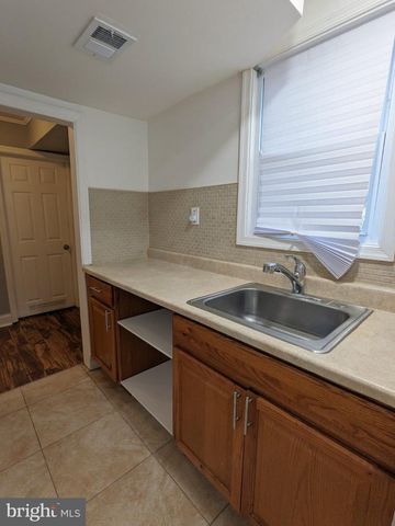 30 BEDFORD DR, Wilmington, DE 19809