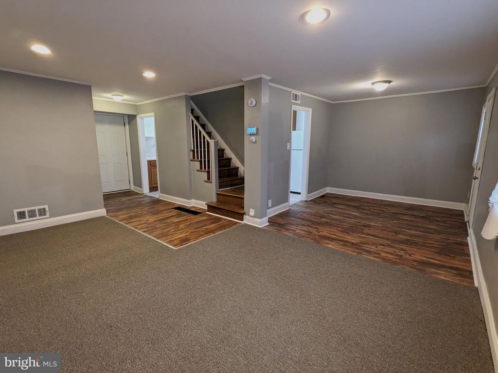30 BEDFORD DR, Wilmington, DE 19809