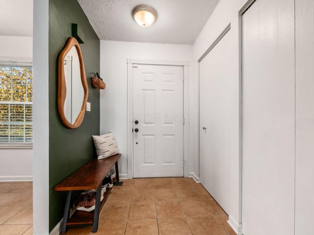 8346 Seabright Drive, Powell, OH 43065