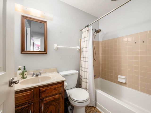 8346 Seabright Drive, Powell, OH 43065