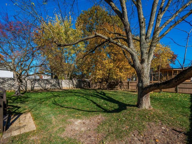 8346 Seabright Drive, Powell, OH 43065