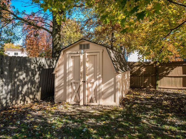 8346 Seabright Drive, Powell, OH 43065