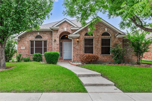 5600 Buckskin Drive, The Colony, TX 75056