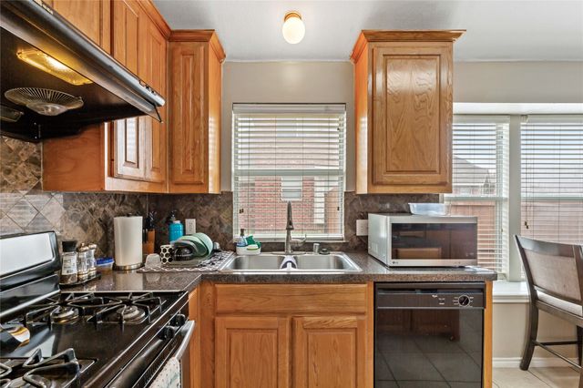 5600 Buckskin Drive, The Colony, TX 75056