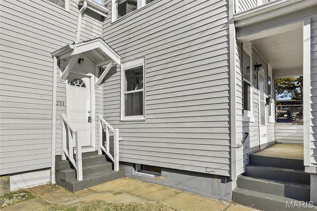 251 Wachtel Avenue, St Louis, MO 63125