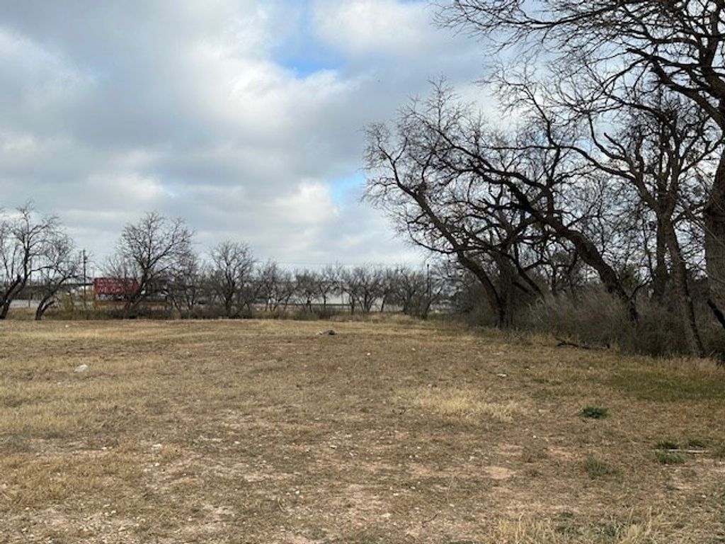 Image 6 of property listing at 0 S Hwy 87, San Angelo, TX 76903