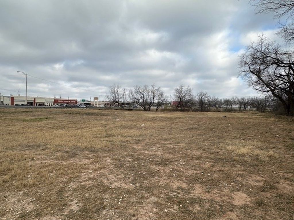 Image 8 of property listing at 0 S Hwy 87, San Angelo, TX 76903