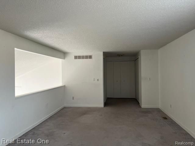 7147 Elmhurst, West Bloomfield, MI 48322