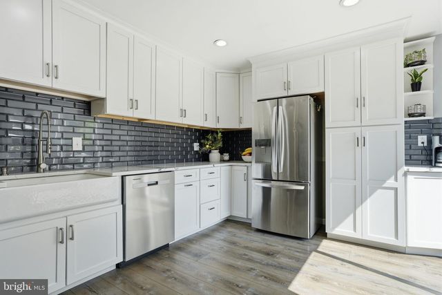 276 HAMPTON DR, Langhorne, PA 19047