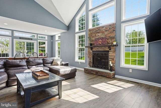 276 HAMPTON DR, Langhorne, PA 19047