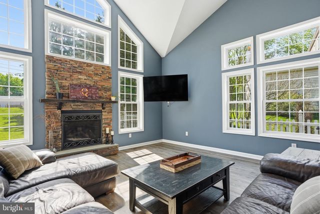 276 HAMPTON DR, Langhorne, PA 19047