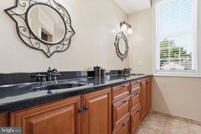 276 HAMPTON DR, Langhorne, PA 19047