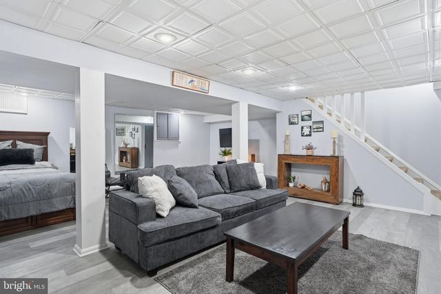 276 HAMPTON DR, Langhorne, PA 19047
