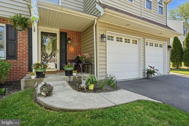 276 HAMPTON DR, Langhorne, PA 19047