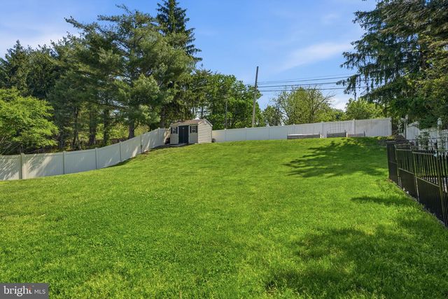 276 HAMPTON DR, Langhorne, PA 19047