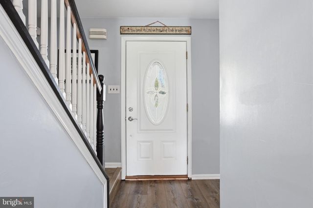 276 HAMPTON DR, Langhorne, PA 19047
