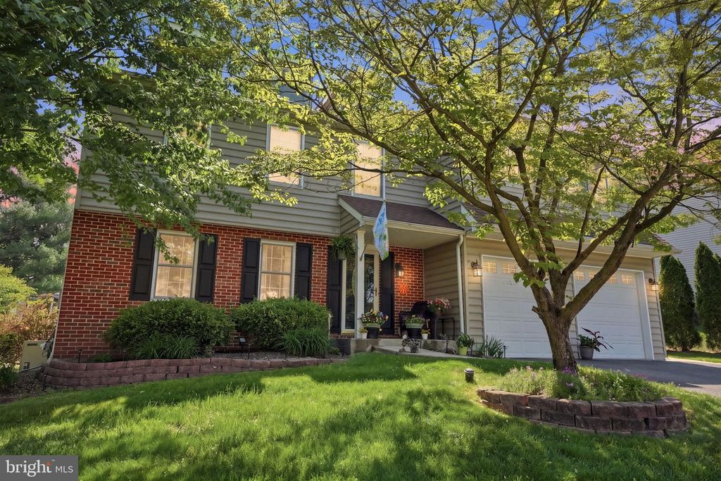 276 HAMPTON DR, Langhorne, PA 19047