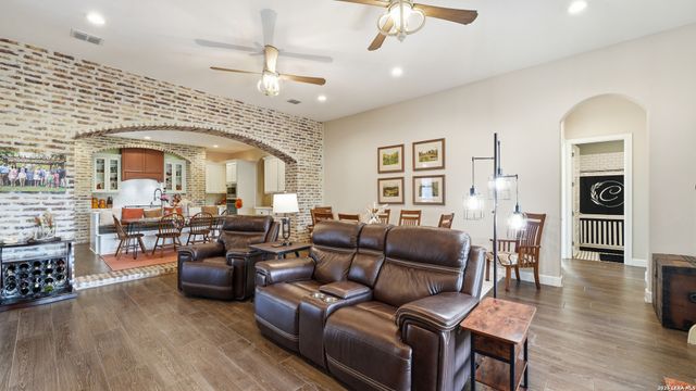 210 Jeff Vaughn, Blanco, TX 78606