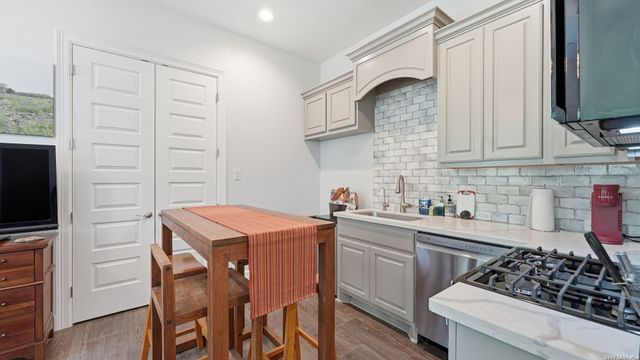 210 Jeff Vaughn, Blanco, TX 78606