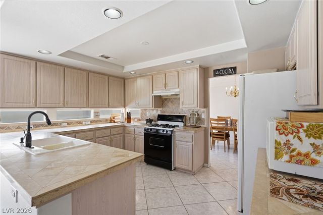 9752 Lookout Canyon Court, Las Vegas, NV 89183