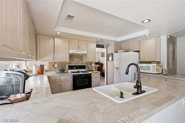9752 Lookout Canyon Court, Las Vegas, NV 89183