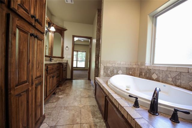 24995 Tanglewood Drive, Blanchard, OK 73010