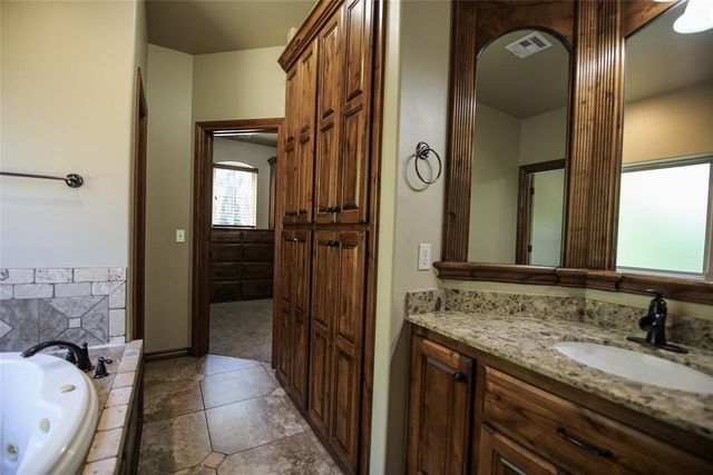 24995 Tanglewood Drive, Blanchard, OK 73010