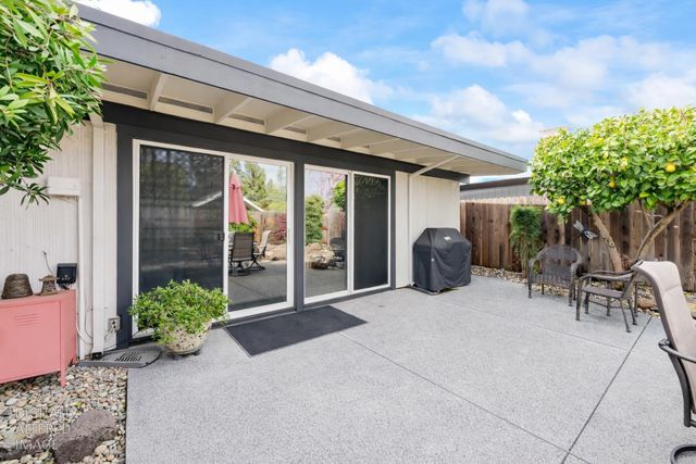 4719 Eli Ct, Carmichael, CA 95608