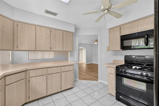822 DUNDEE CIRCLE, Leesburg, FL 34788