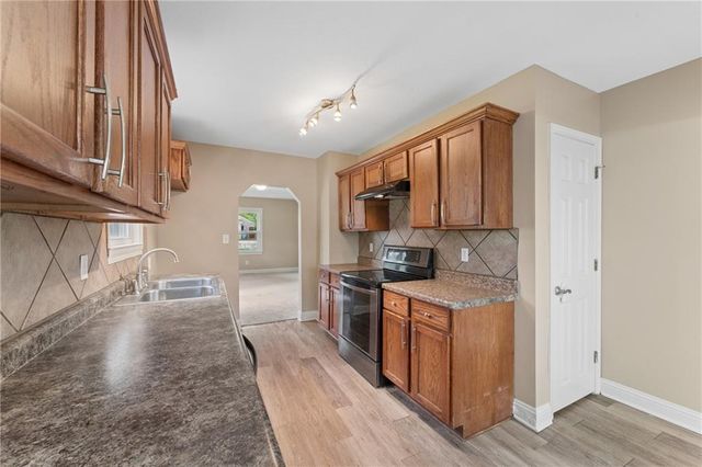 2811 S Northern Boulevard, Independence, MO 64052