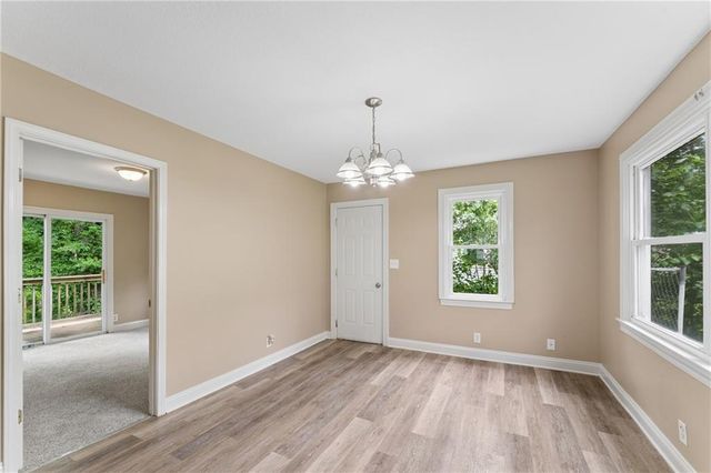 2811 S Northern Boulevard, Independence, MO 64052