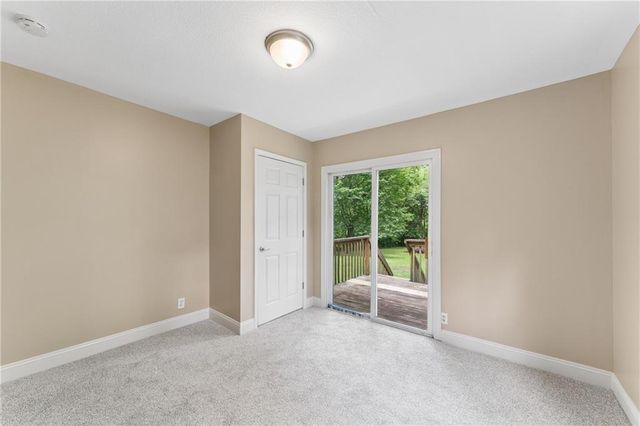 2811 S Northern Boulevard, Independence, MO 64052