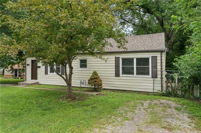 2811 S Northern Boulevard, Independence, MO 64052