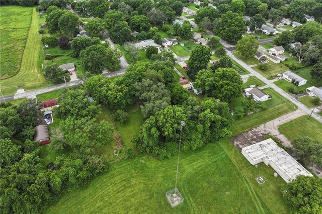 2811 S Northern Boulevard, Independence, MO 64052