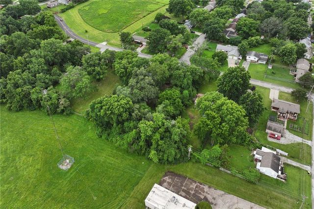 2811 S Northern Boulevard, Independence, MO 64052