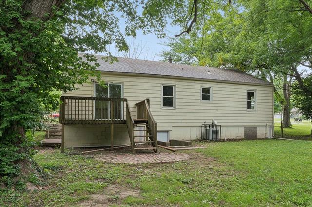 2811 S Northern Boulevard, Independence, MO 64052
