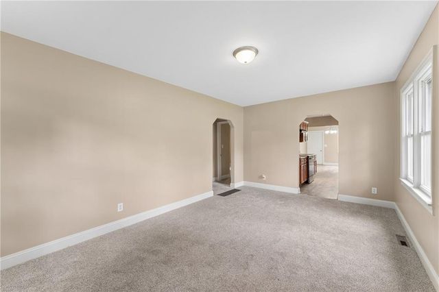 2811 S Northern Boulevard, Independence, MO 64052