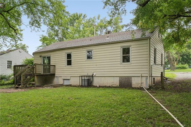 2811 S Northern Boulevard, Independence, MO 64052
