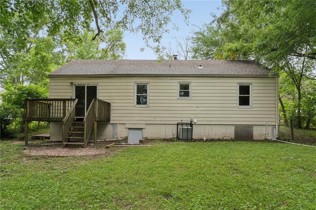 2811 S Northern Boulevard, Independence, MO 64052