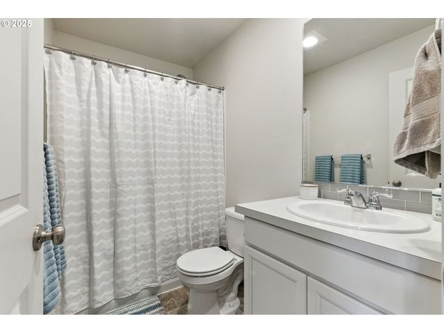 627 Ne 72ND St, Vancouver, WA 98665