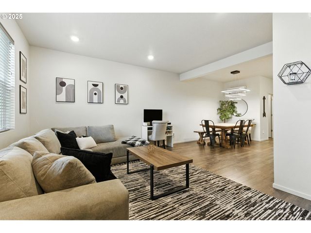 627 Ne 72ND St, Vancouver, WA 98665