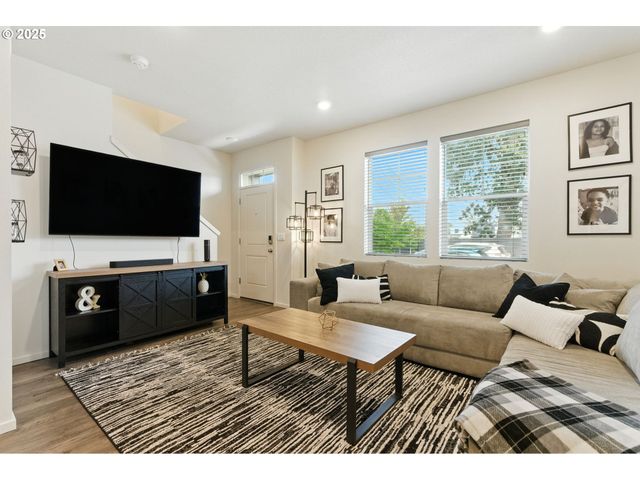 627 Ne 72ND St, Vancouver, WA 98665