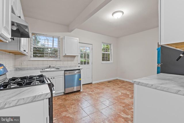 921 CARTERET AVE, Trenton, NJ 08618