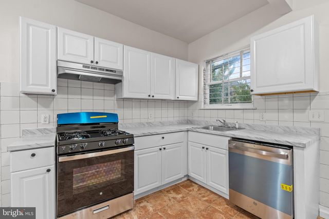 921 CARTERET AVE, Trenton, NJ 08618