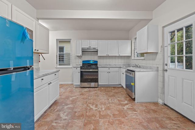 921 CARTERET AVE, Trenton, NJ 08618