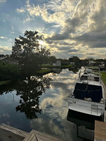 1017 Pauline Ct, Stephensville, LA 70380