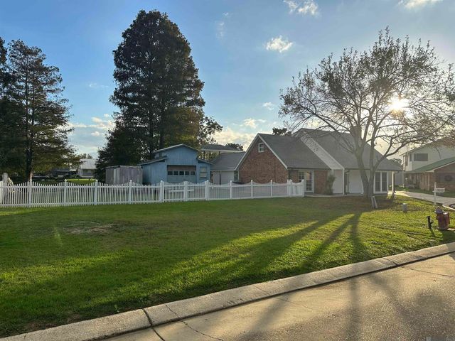 1017 Pauline Ct, Stephensville, LA 70380