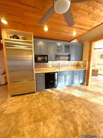 1017 Pauline Ct, Stephensville, LA 70380