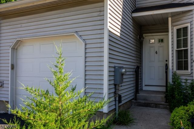4 Delaware Ln, Branchburg Twp., NJ 08876
