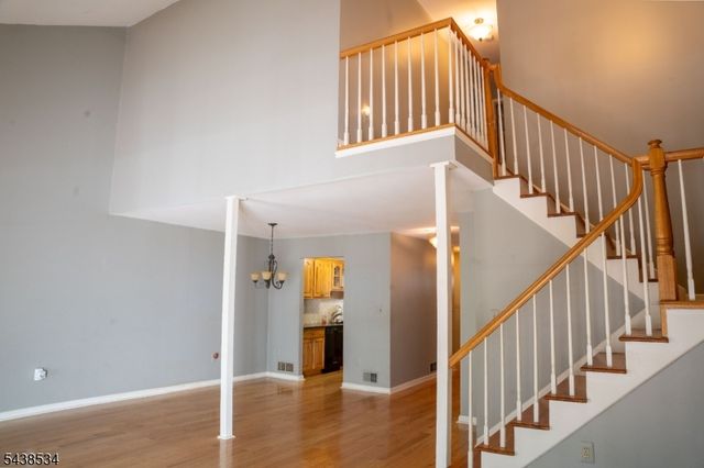 4 Delaware Ln, Branchburg Twp., NJ 08876